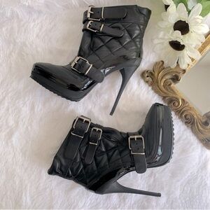 BURBERRY BLACK LEATHER QUILTED PLATFORM HEEL BOOTS
